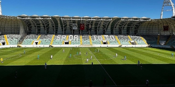 1966 Edremitspor Şampiyonluk yolunda engel tanımıyor